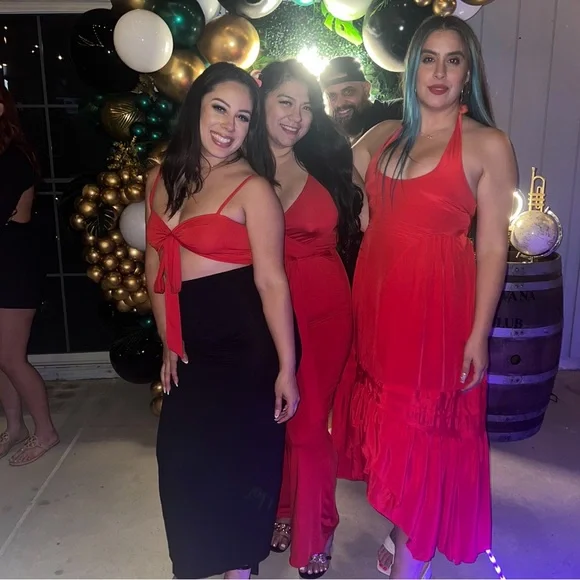 juicy couture prom dresses Travel 1,049 miles to experience the best #plussize Prom Dress Shopping , ., ., #juicybodygoddess #prom #prom2026 #plussizepromdresses #plussizeboutique #Charlottenc #prom2025 #plussizeclothing